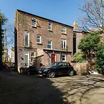 Flatzy - Stylish Abode On Doorstep Of Sefton Park *10 Minutes To Centre*