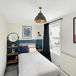 Stylish 3Br House Near Liverpool Football Club