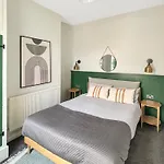 Stylish 3Br House Near Liverpool Football Club
