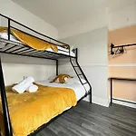 4 Bedroom Anfield House, 7 Beds, Free Parking, Garden - 5 Mins To Lfc, 15 Mins To City Centre