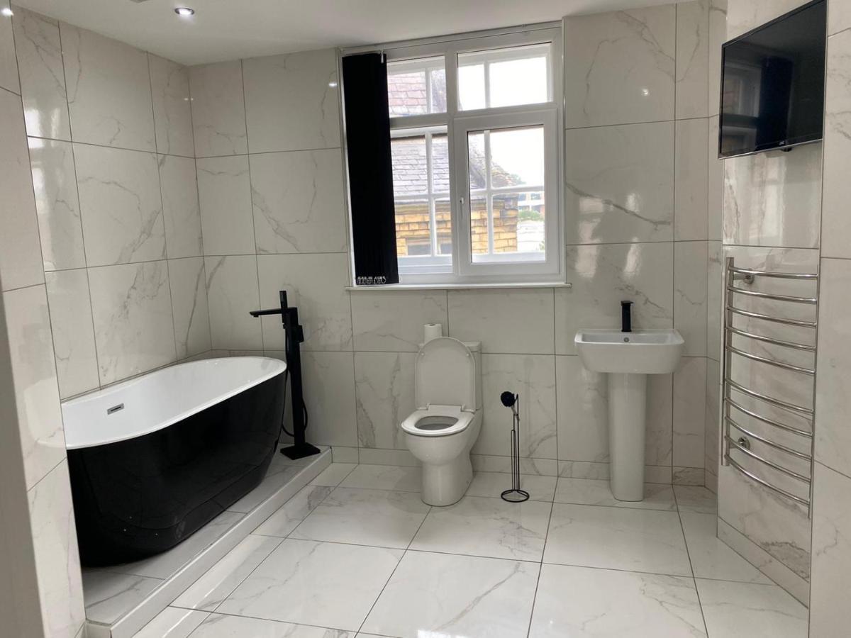 Brownlows Hotel 3*