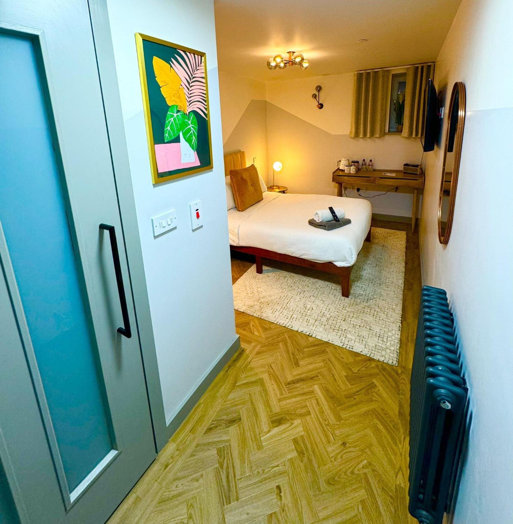 Urban Pod Hotel *