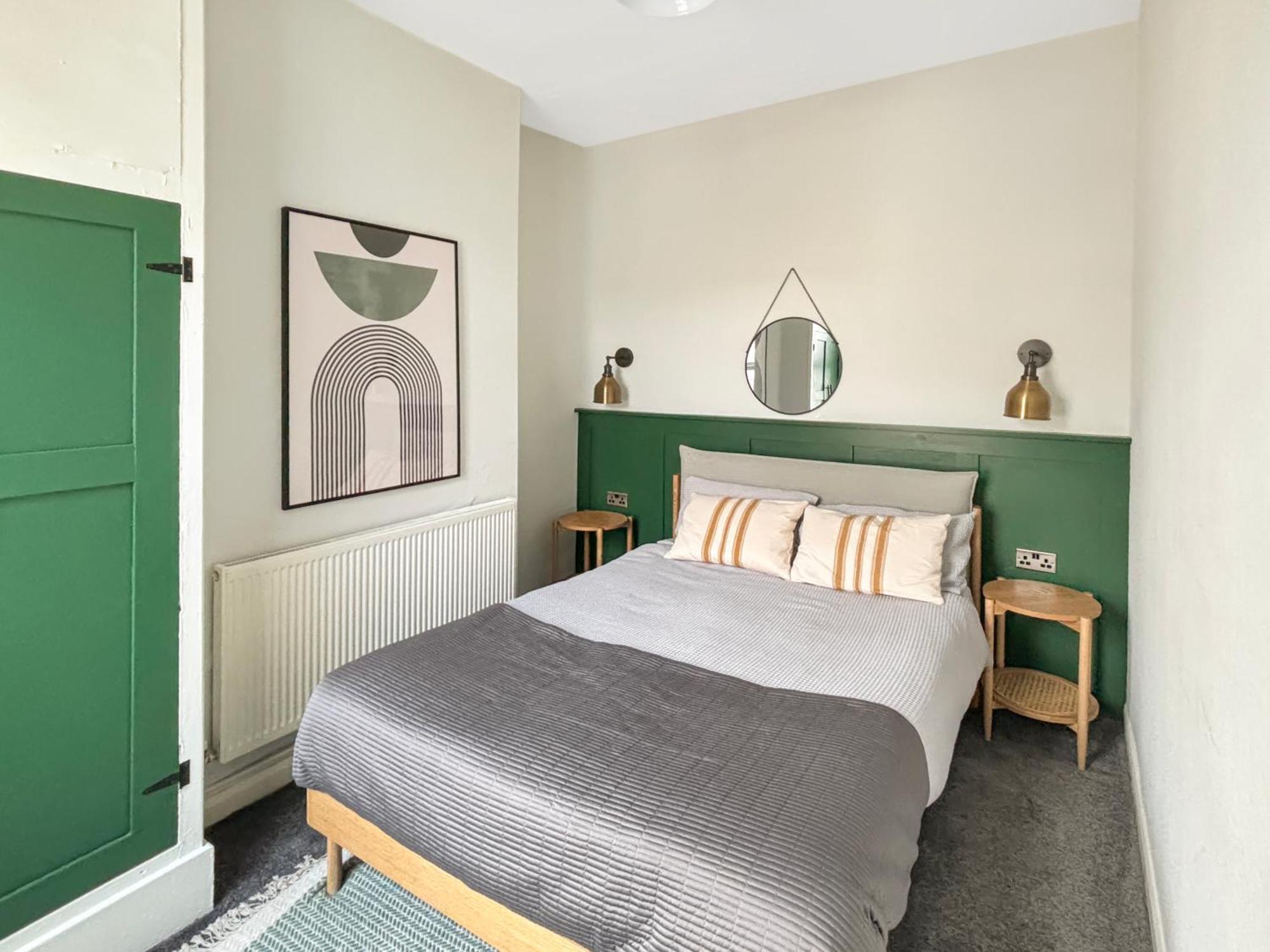 Stylish 3br House Near Football Club *