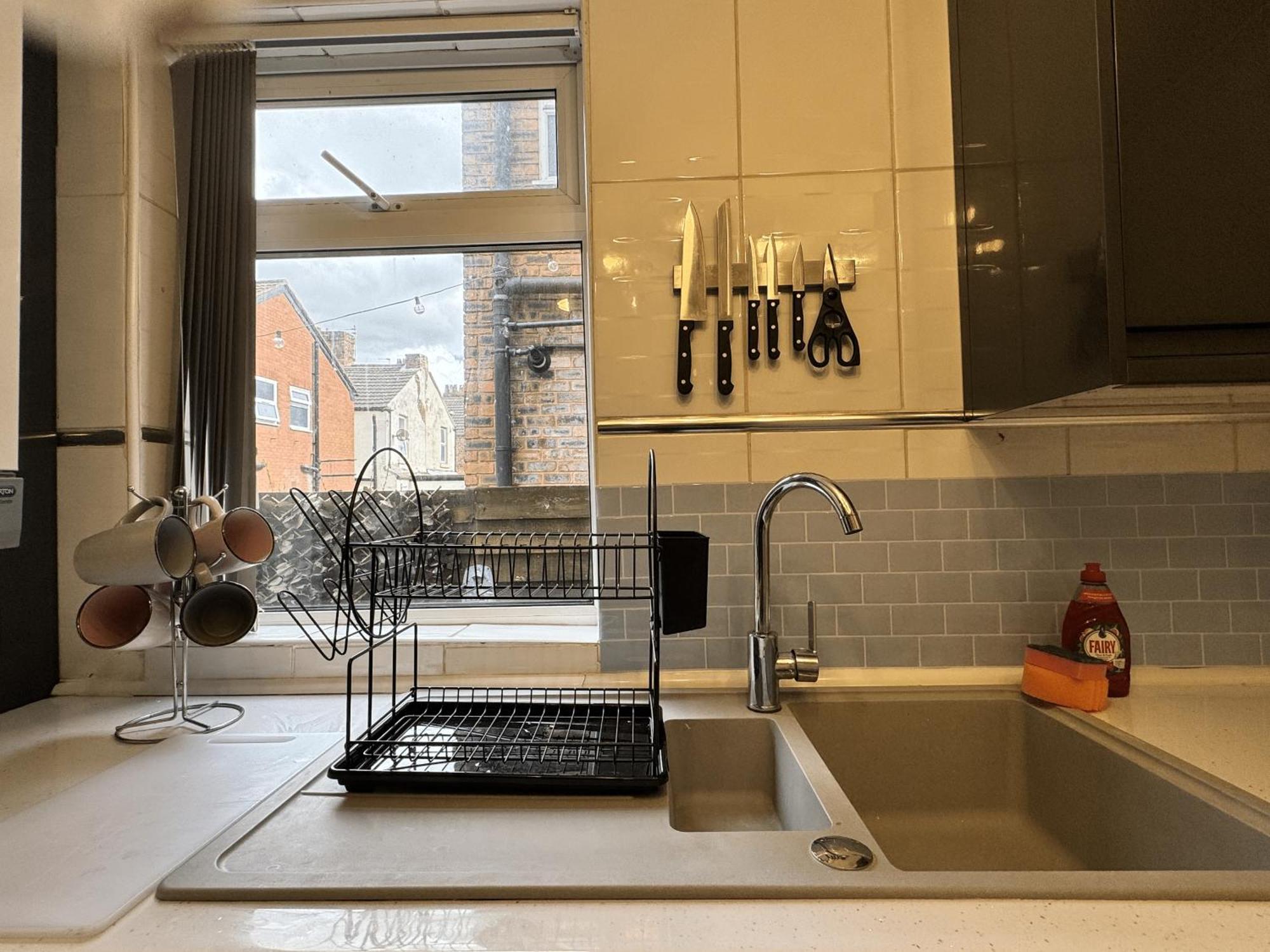 Holiday home 4 Bedroom Anfield House, 7 Beds, Free Parking, Garden - 5 Mins To Lfc, 15 Mins To Centre *