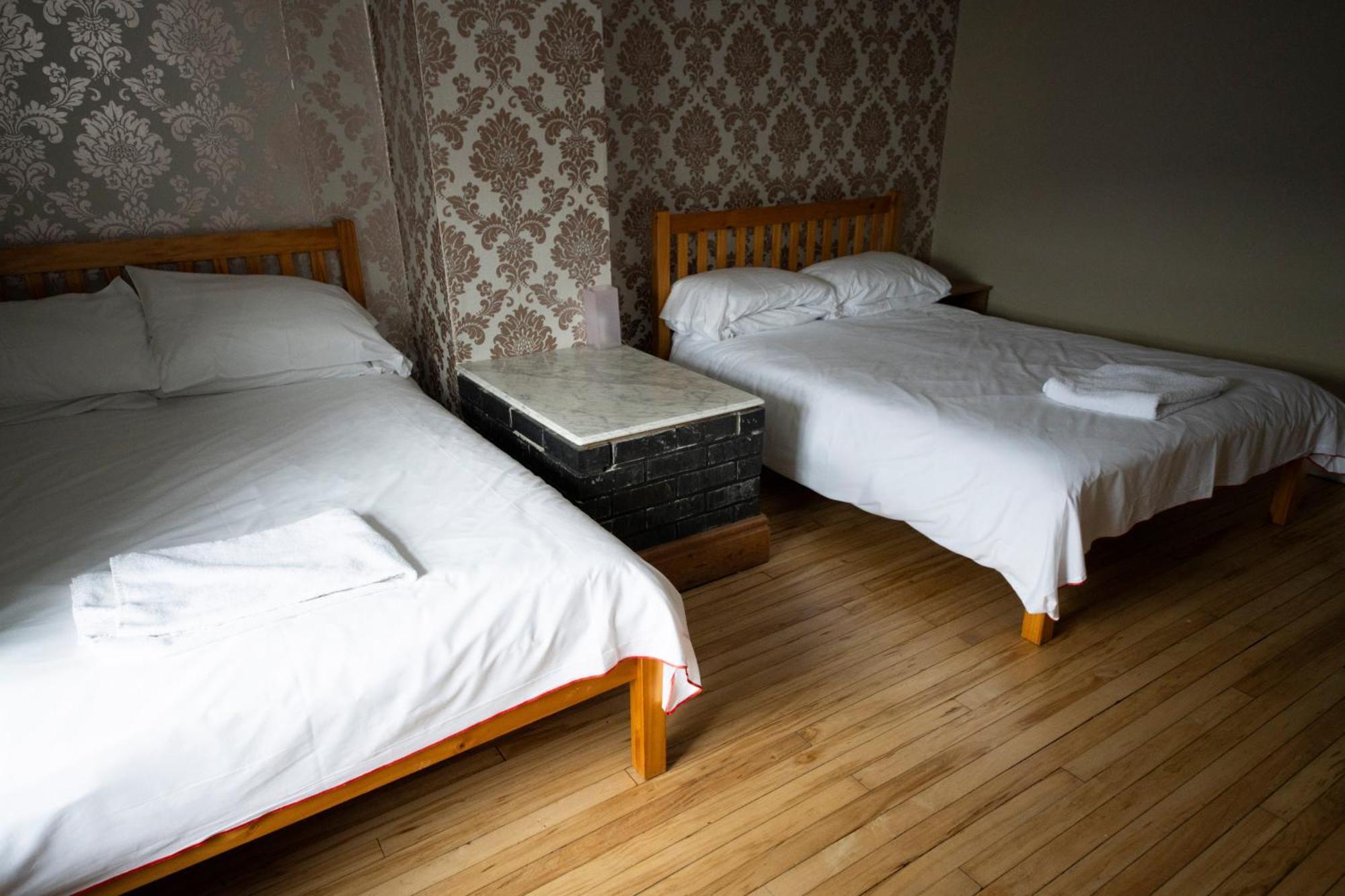Spacious House Centre L1, Sleeps 16 Liverpool