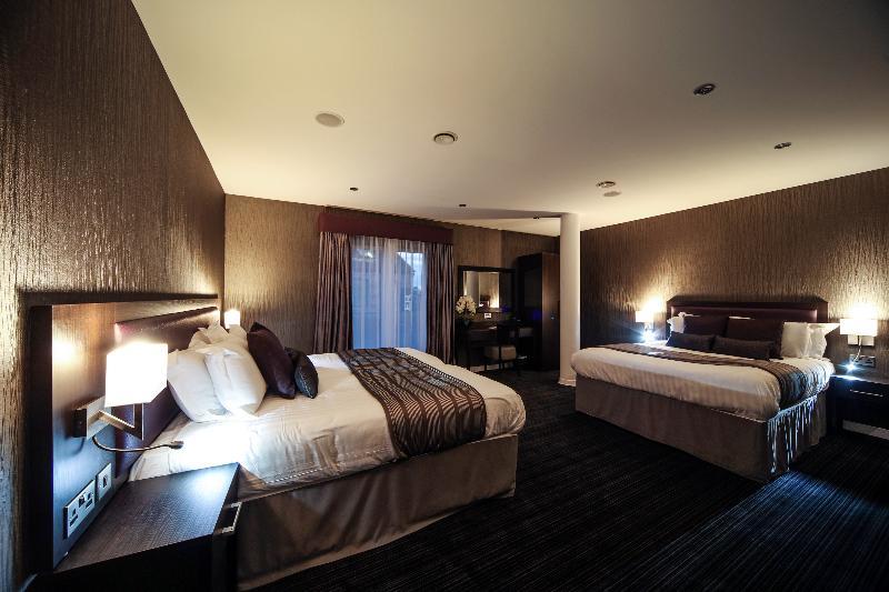 Aparthotel Epic Seel Street 4*