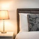Host & Stay - Exchange Quarters