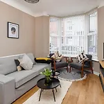 Talton House - Air Host & Stay - Free Parking