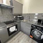 Hosted By Ryan - 1 Bedroom Apartment