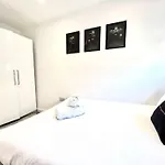 Lovely Penthouse Comfort And Peaceful Liverpool