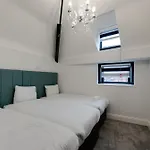 Temple Court Cavern Quarter Apartments By Happy Days
