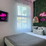J&W Apartments With Free Parking