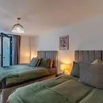 Top Floor Vibes Lgbtq Hotspot City Nights