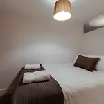 Base Serviced Apartments - Cumberland Apartments