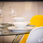 New Spacious Modern Townhouse Free Private Parking