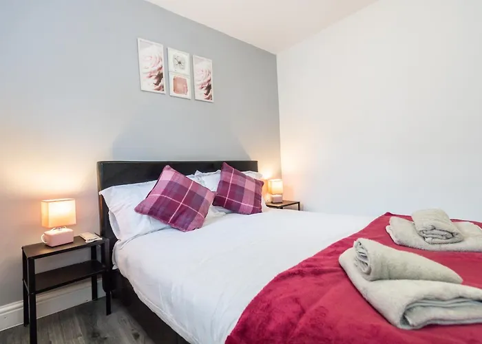 Five Seasons Liverpool City - Modern Studios Near Anfield