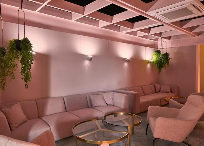 Student Only - Calico In Liverpool