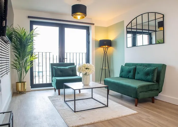 Oriel Suite - Central - Free Parking - 6 Beds