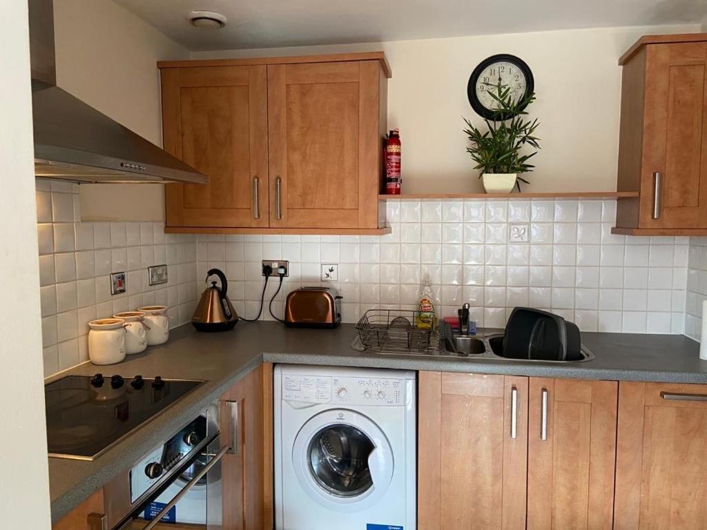 Apartment Air Host And Clean - Manhattan Place With Free Underground Secure Parking *