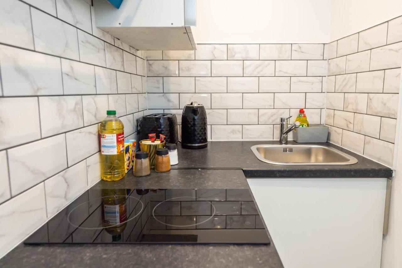 Five Seasons - Modern Near Anfield Apartment *