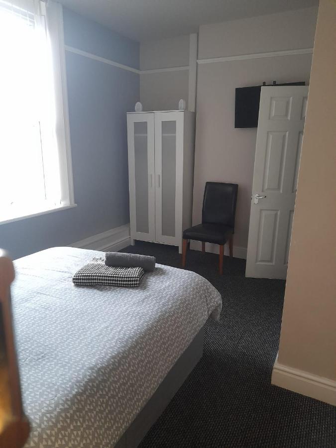 City 5 Bed House Sleeps 12 Liverpool
