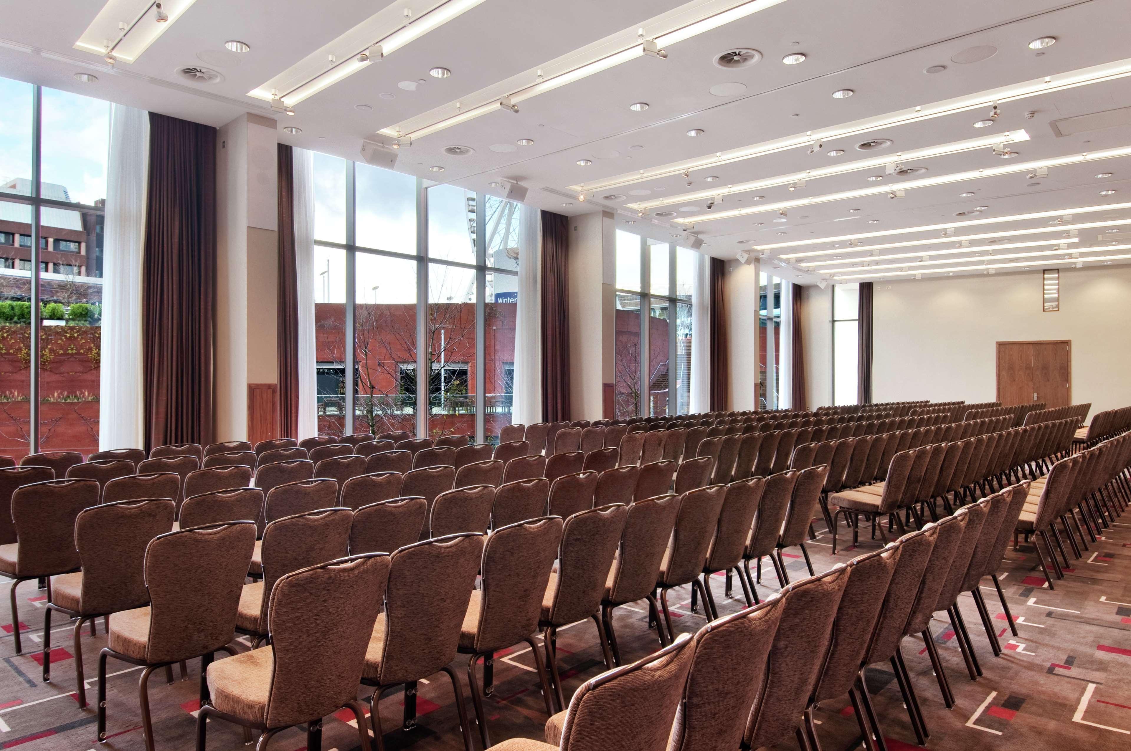 Hilton Centre Hotel 4*