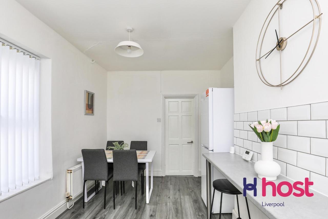 Holiday home Host - Family Hub,pet-friendly By Centre Liverpool