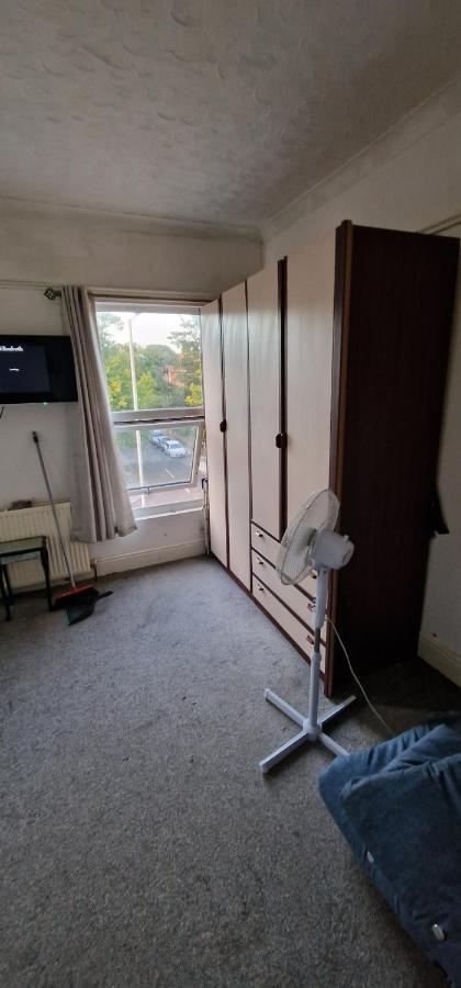 1 Bed Entire Studio Flat 10 Min From Centre