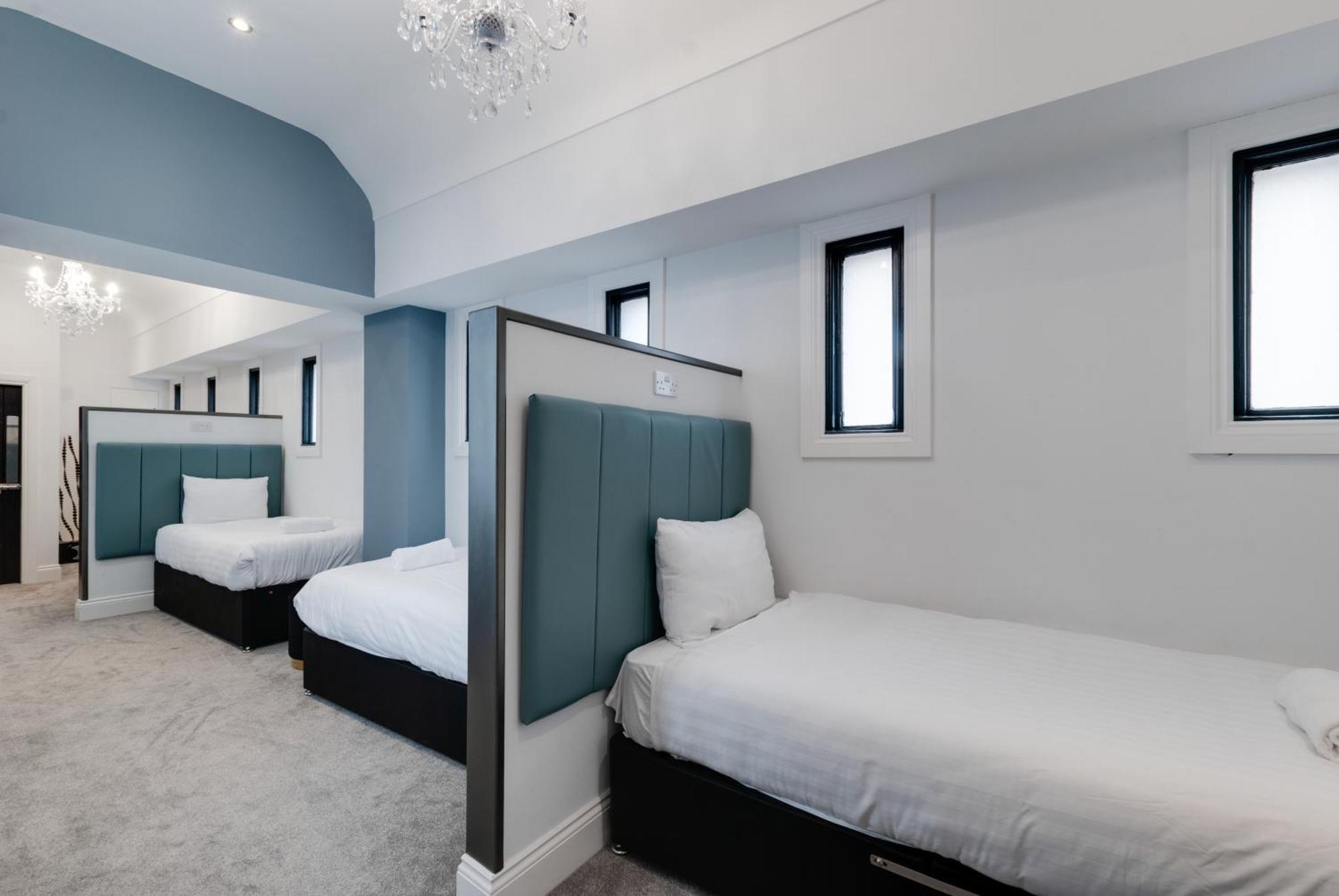 Temple Court Cavern Quarter By Happy Days