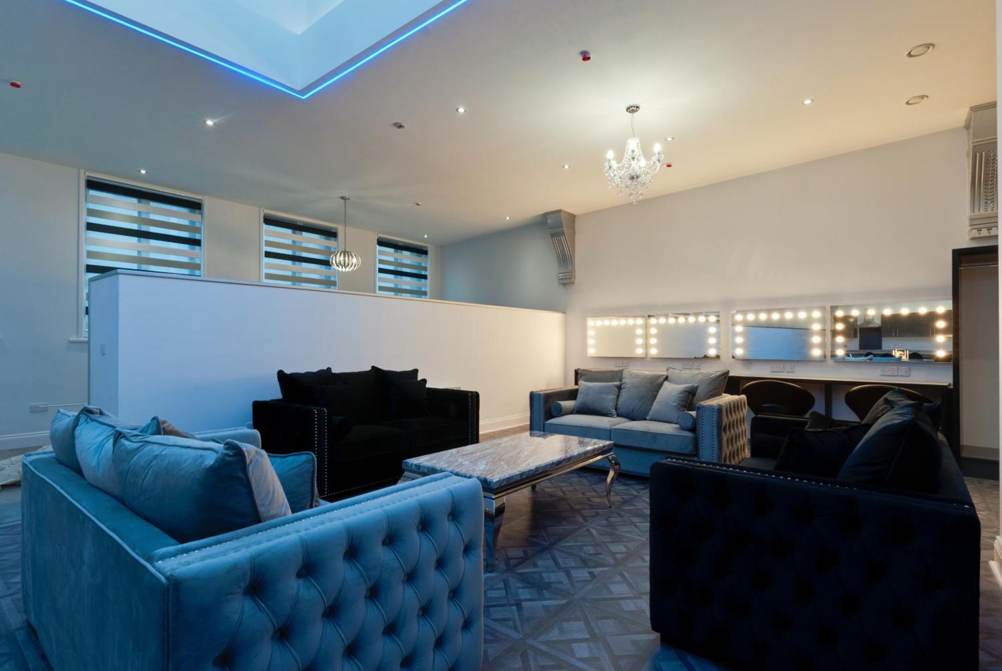 Temple Court Cavern Quarter By Happy Days