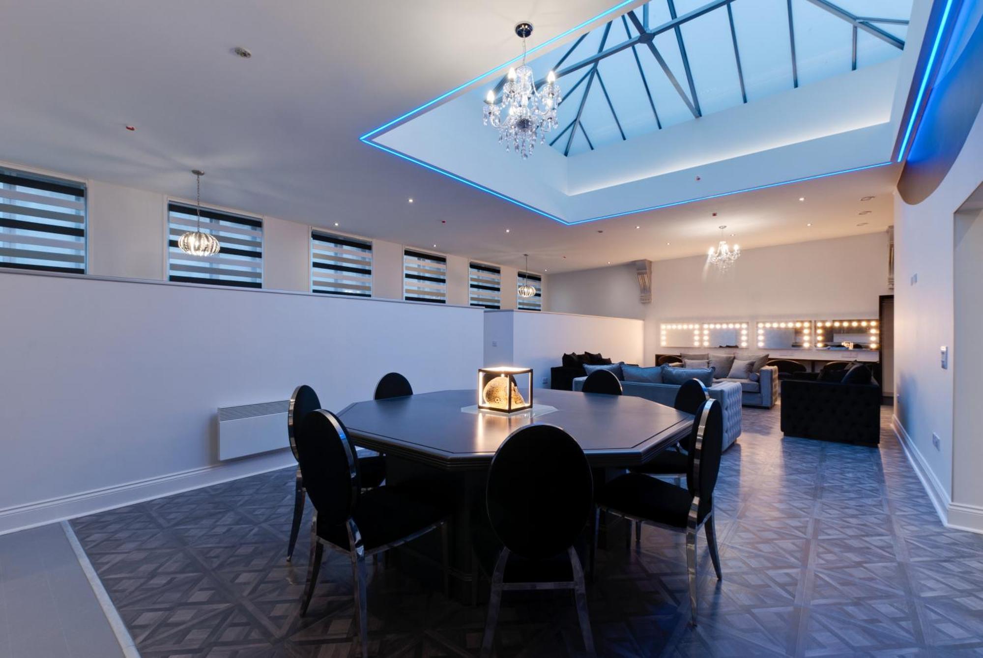 Temple Court Cavern Quarter By Happy Days Apartment *