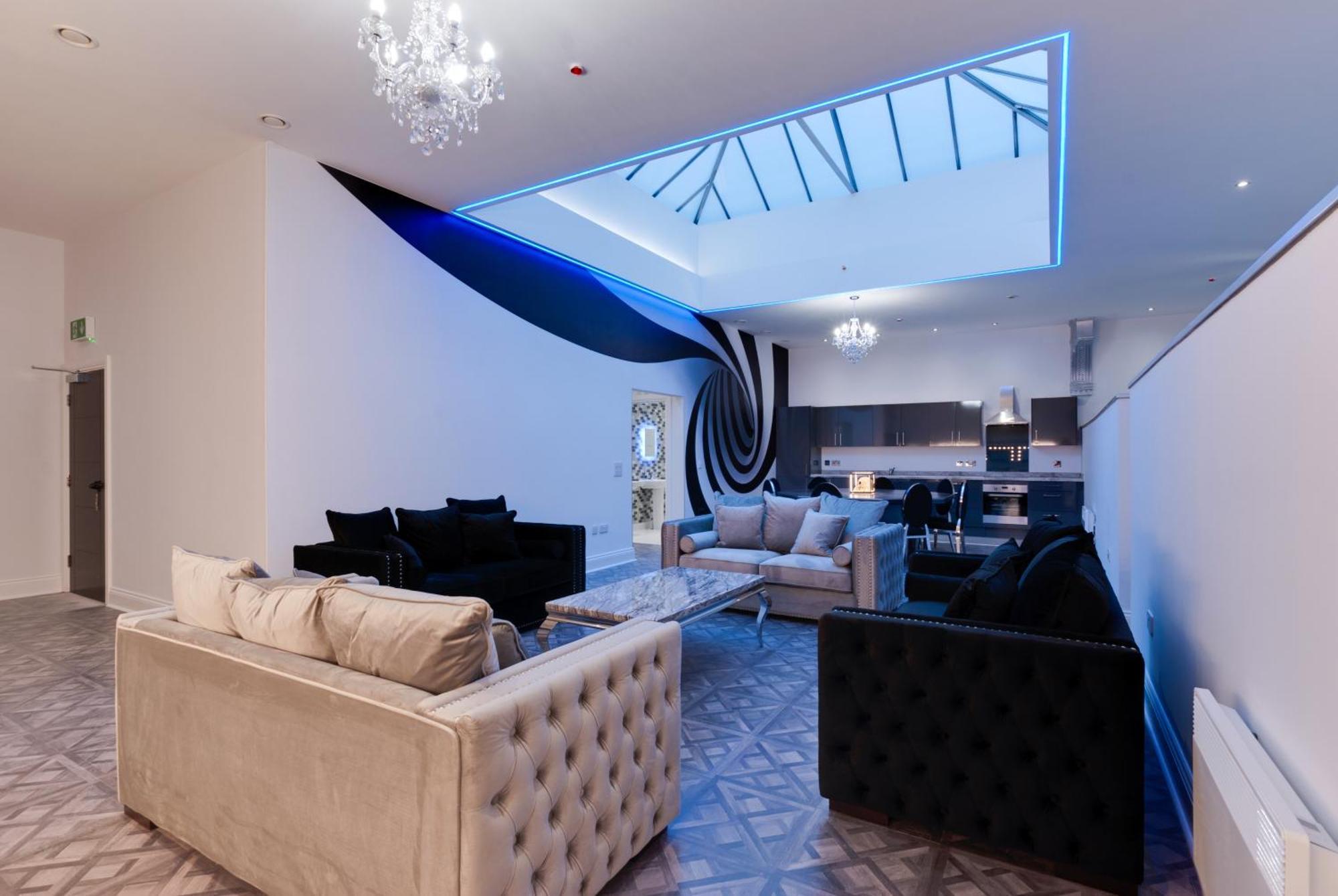 Temple Court Cavern Quarter By Happy Days