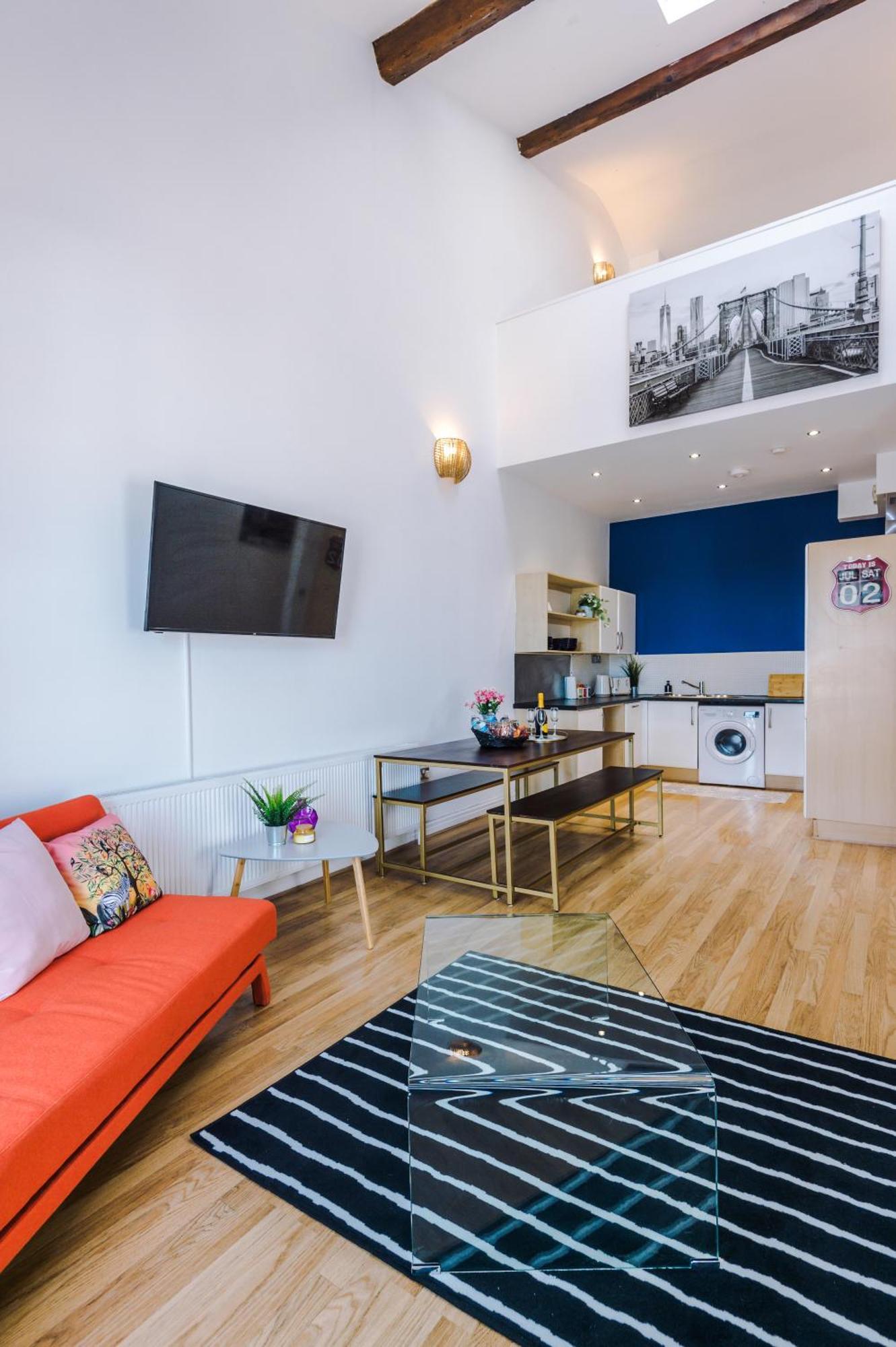 Large Duplex In Centre! Lime Street! Football! Ideal For Stag And Hen Do Stays! Liverpool