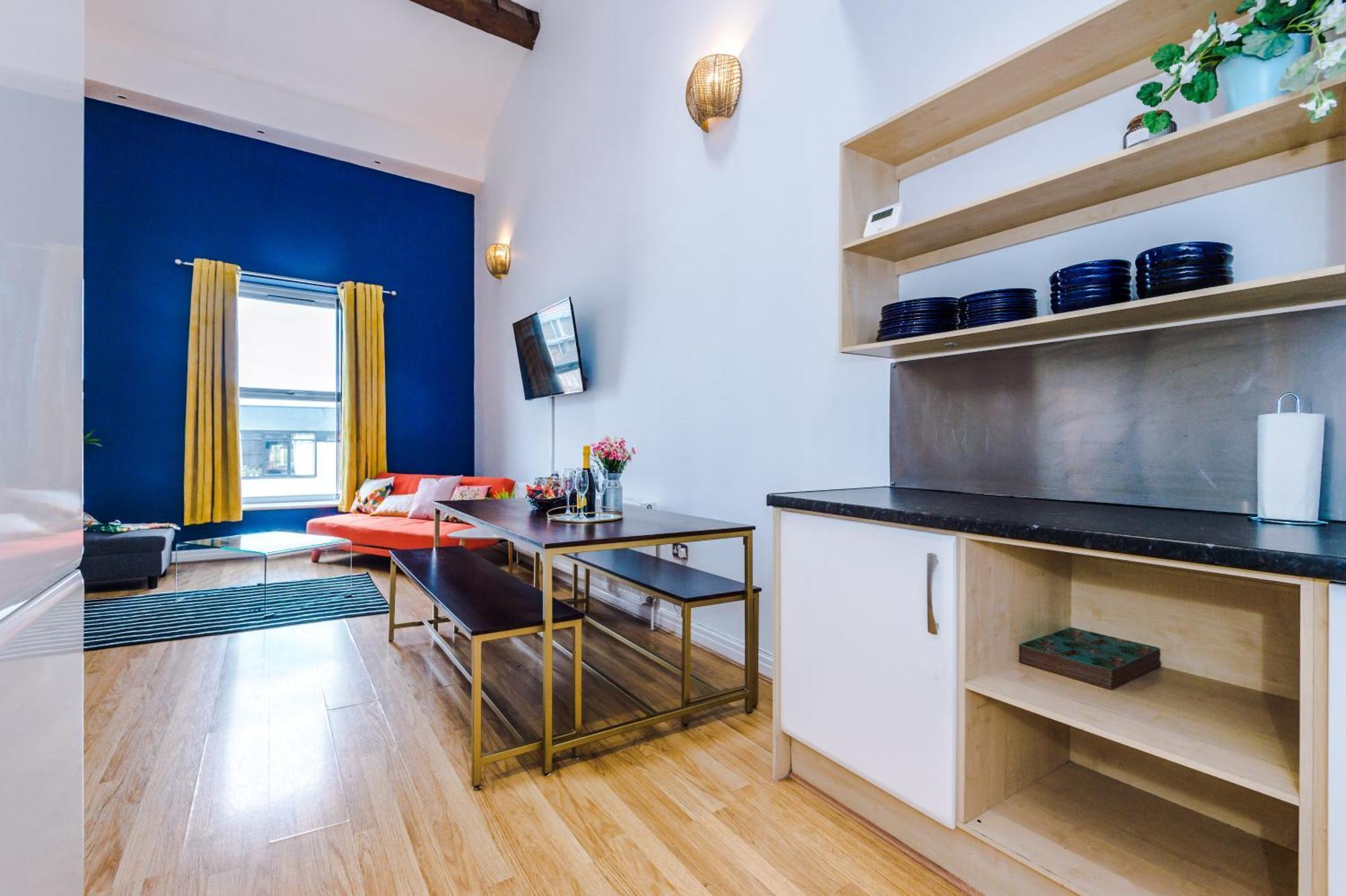 Large Duplex In Centre! Lime Street! Football! Ideal For Stag And Hen Do Stays! Liverpool