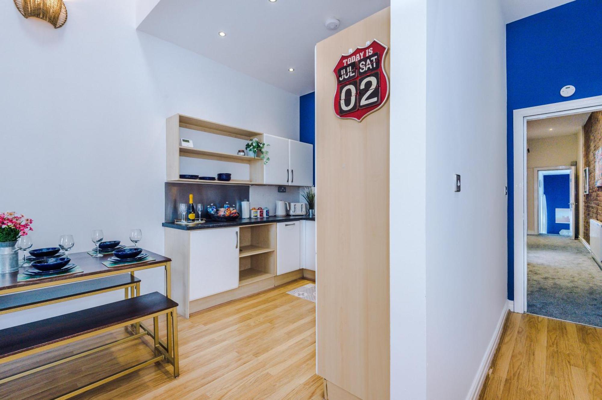 Large Duplex In Centre! Lime Street! Football! Ideal For Stag And Hen Do Stays! Apartment