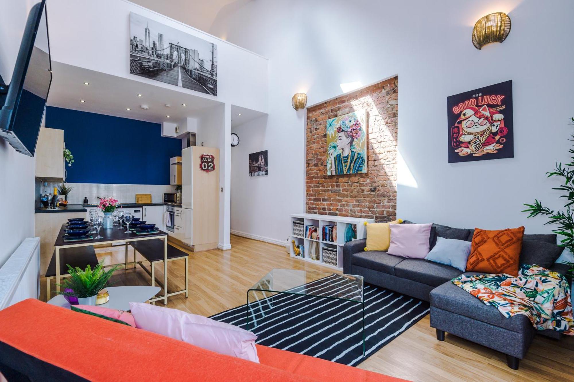 Apartment Large Duplex In Centre! Lime Street! Football! Ideal For Stag And Hen Do Stays!