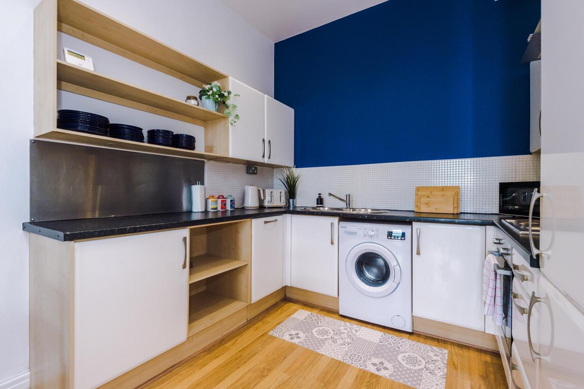 Apartment Large Duplex In Centre! Lime Street! Football! Ideal For Stag And Hen Do Stays! *