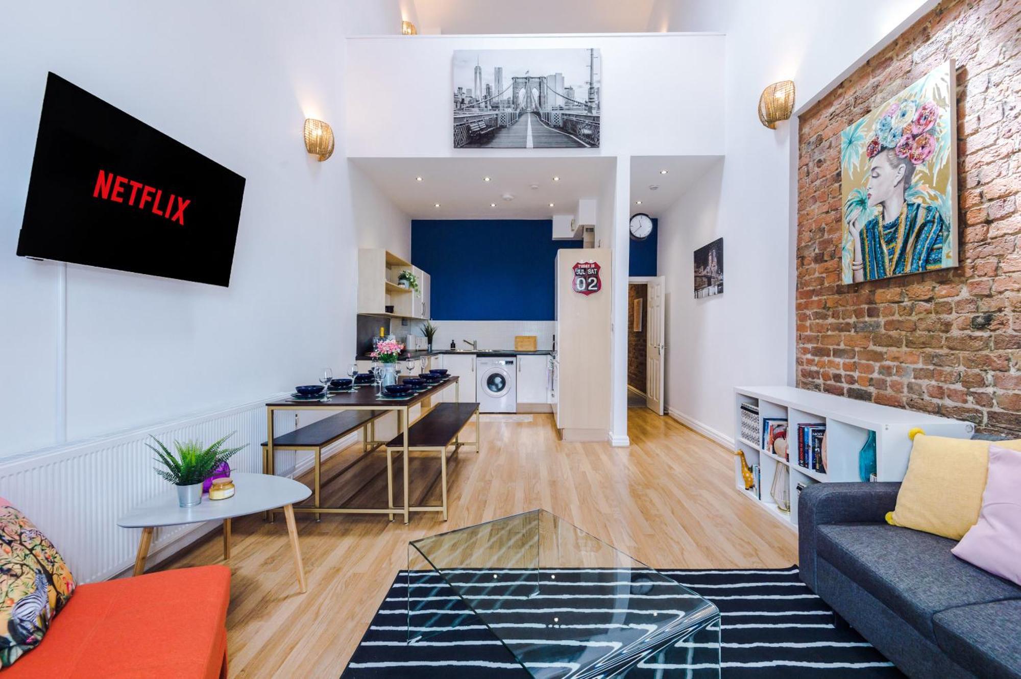 Large Duplex In Centre! Lime Street! Football! Ideal For Stag And Hen Do Stays!