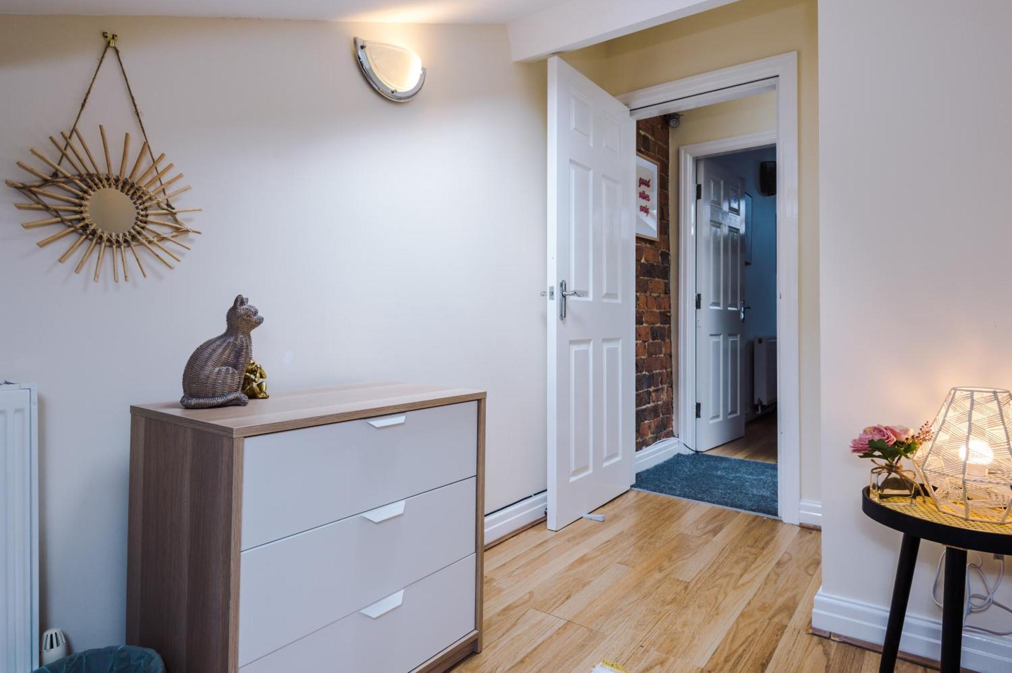 Apartment Large Duplex In Centre! Lime Street! Football! Ideal For Stag And Hen Do Stays! Liverpool