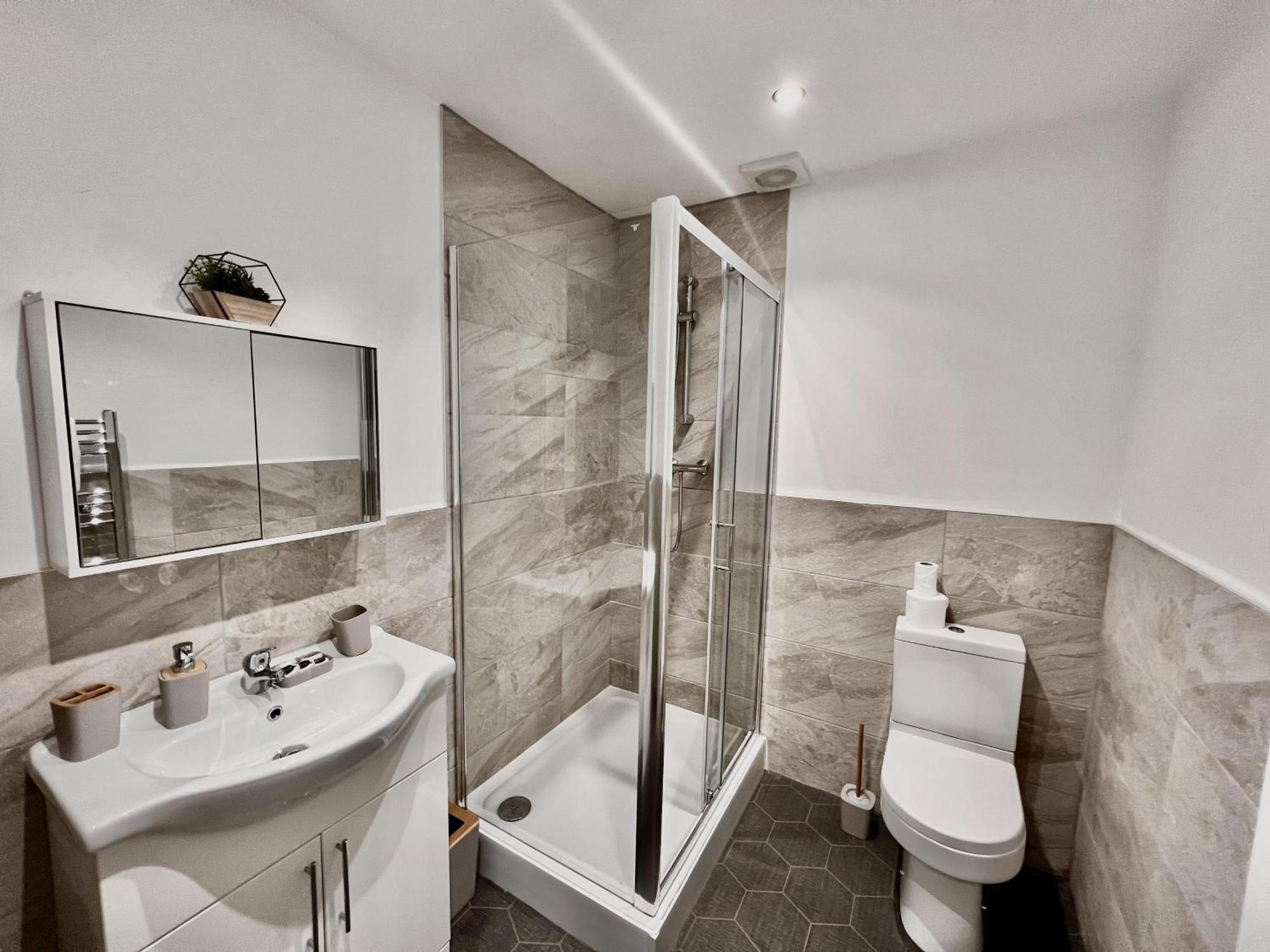 Apartment Charming 2-bed In *