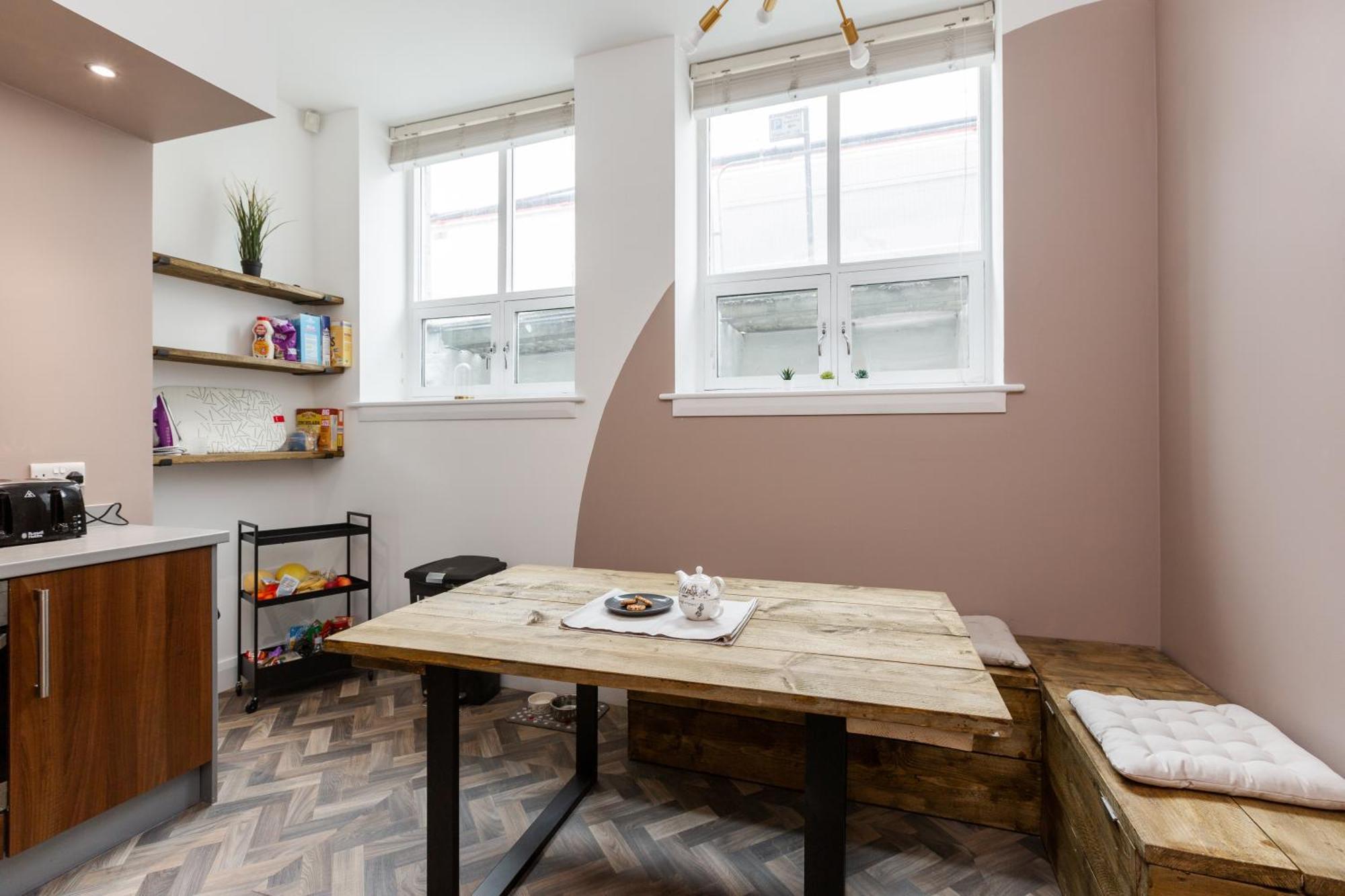 Apartment Orange - Chic 2-storey Apartment, Sleeps 6 Liverpool