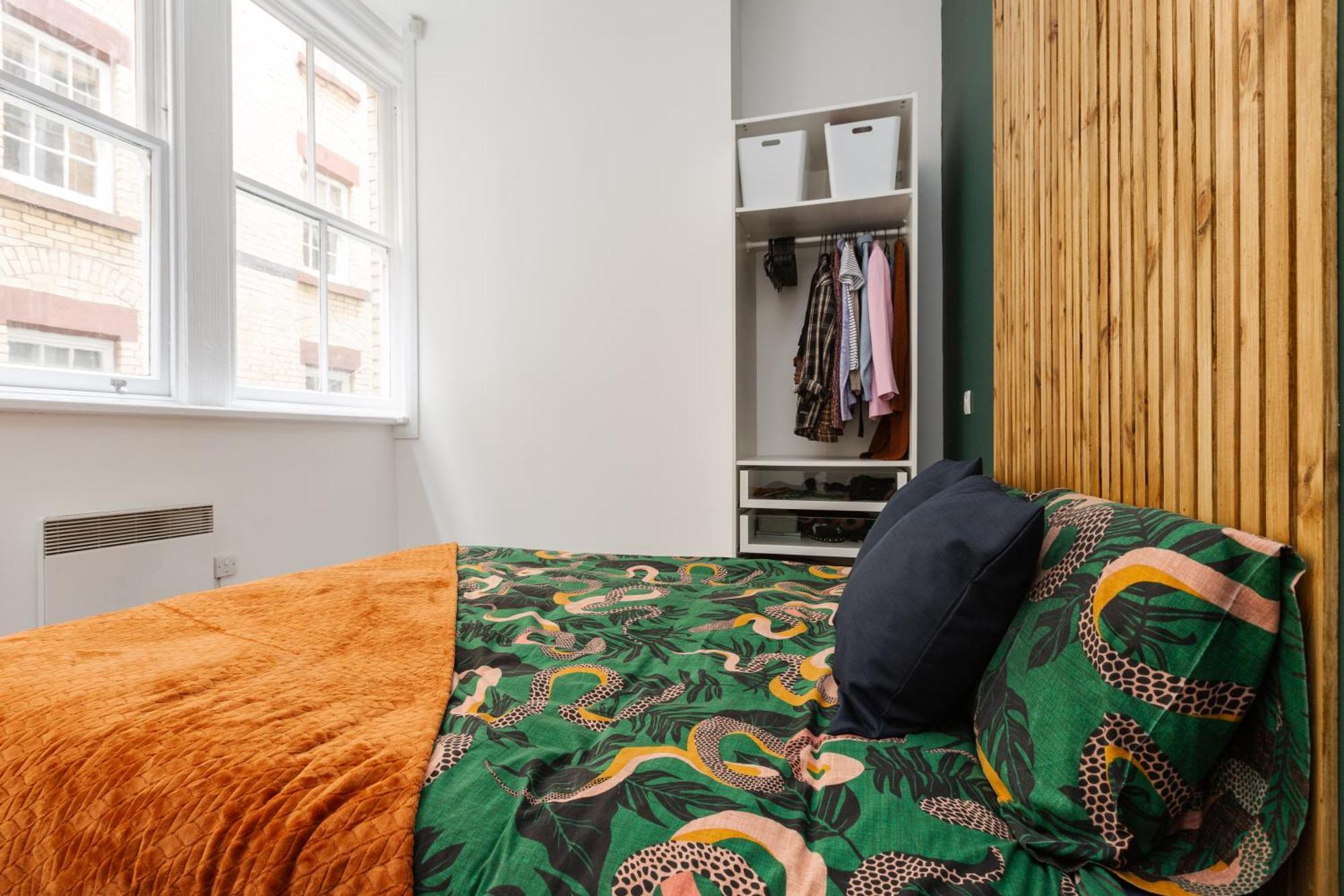 Apartment Orange - Chic 2-storey Apartment, Sleeps 6 Liverpool
