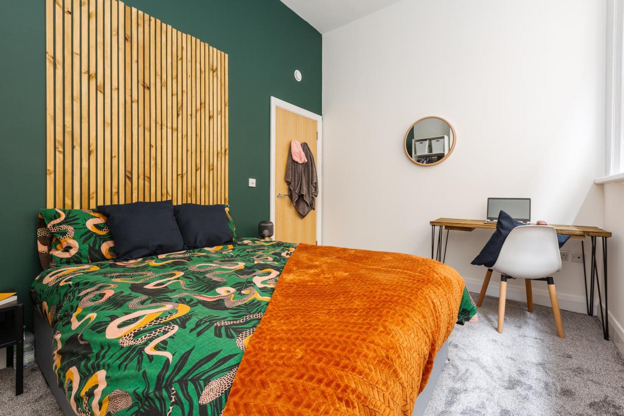 Apartment Orange - Chic 2-storey Apartment, Sleeps 6 *