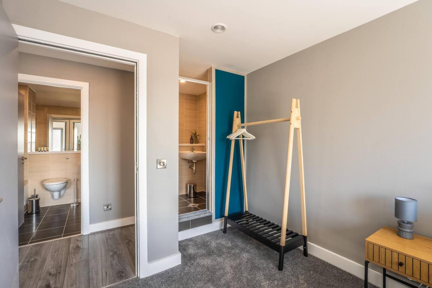 Apartment 2-bed Flat At Monarchs Quay, Waterfront Liverpool