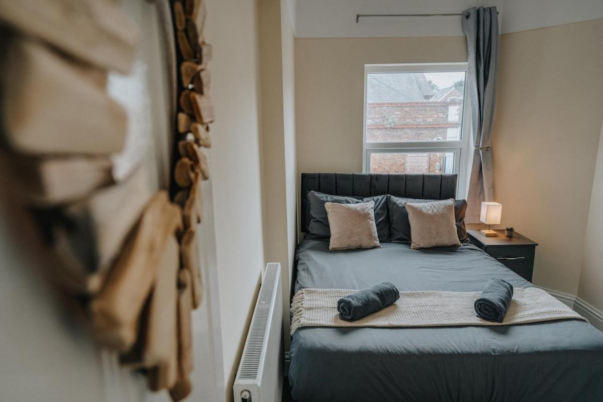 Modern House - Free Parking - 2x Bathrooms *