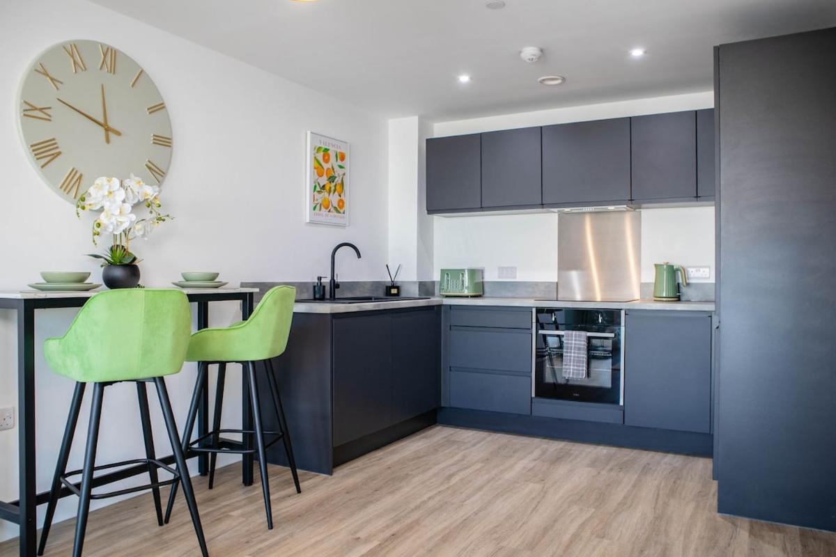 Oriel - - Free Parking - 6 Beds *