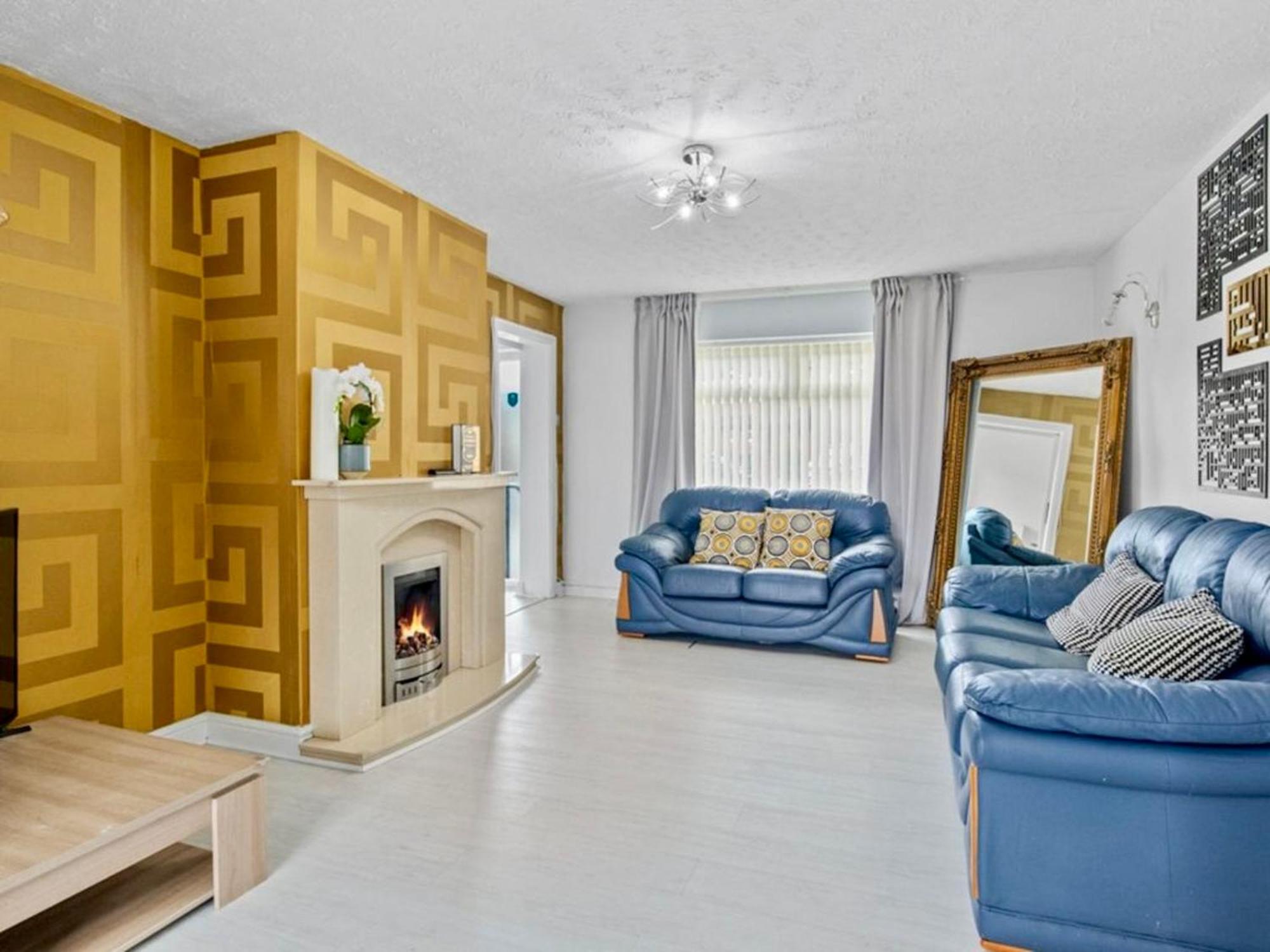 Apartment Spacious 3 Bedroom In Aintree Liverpool