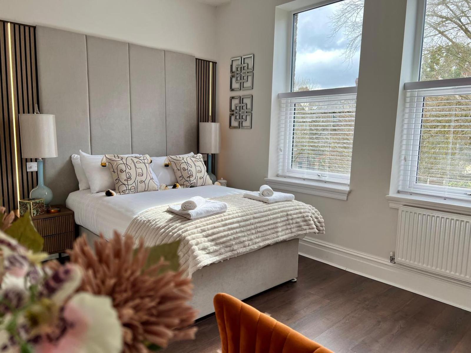 1 Bedroomed In Sleeps 4 Apartment *