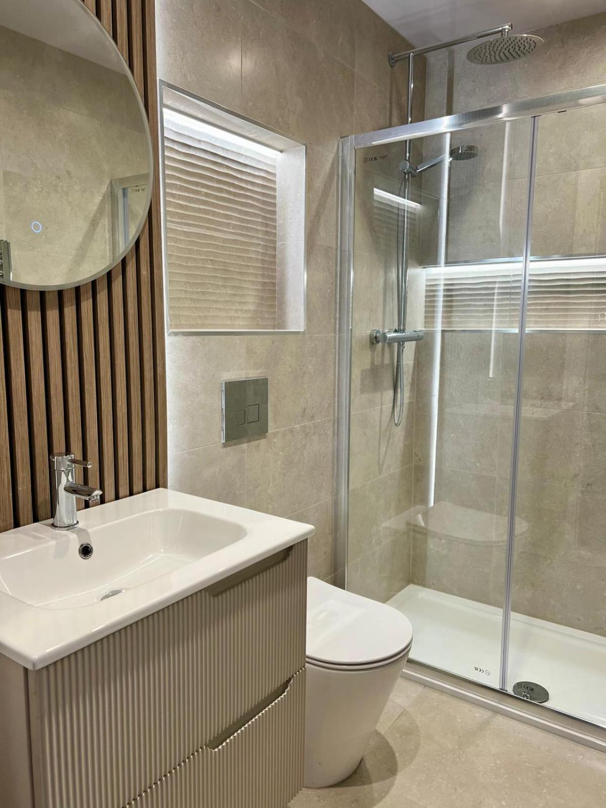 1 Bedroomed In Sleeps 4 Apartment *