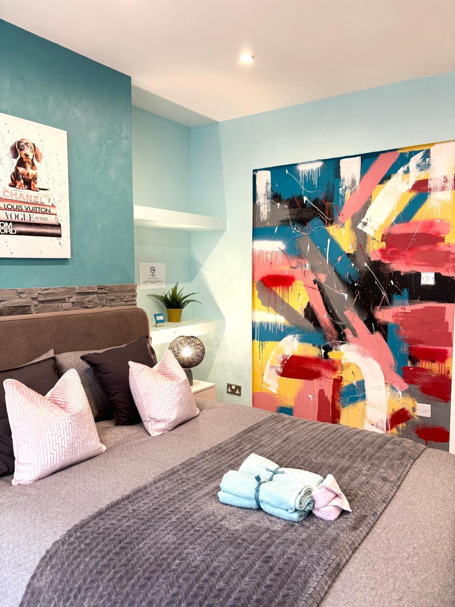 Modern Art House - Serviced Liverpool